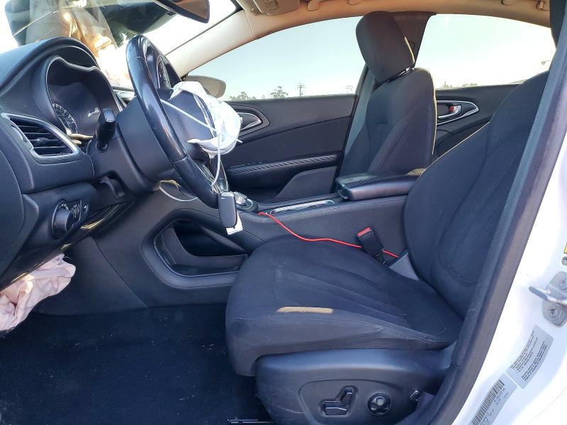 99025655 :رقم المزاد ، 1C3CCCAB6FN637125 vin ، 2015 Chrysler 200 مزاد بيع