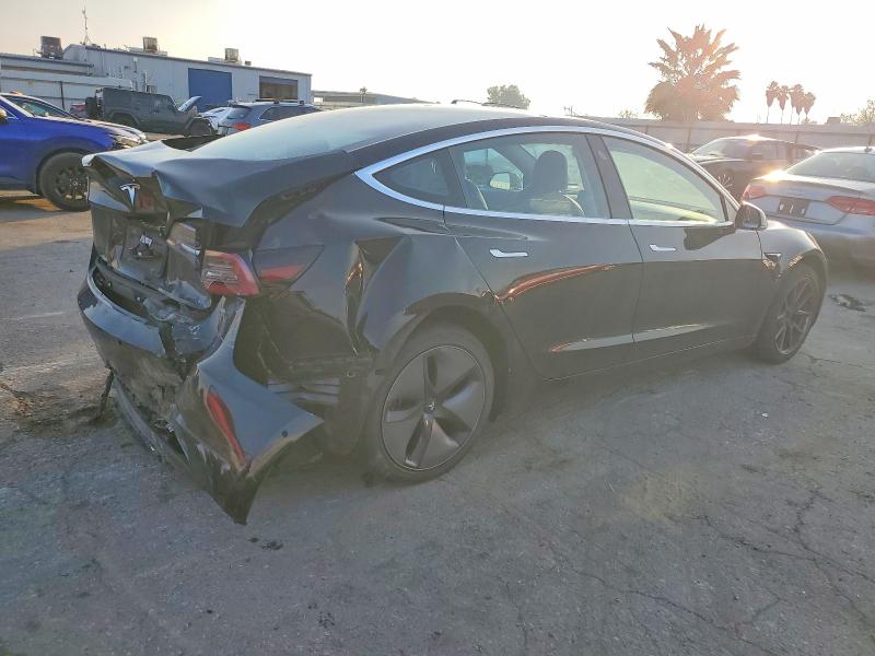 Продажа на аукционе авто 2019 Tesla Model 3, vin: 5YJ3E1EA7KF304758, номер лота: 74654695
