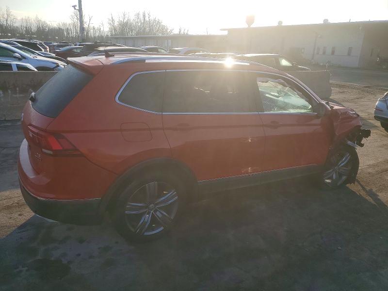 Продажа на аукционе авто 2018 Volkswagen Tiguan, vin: 3VV4B7AX4JM218880, номер лота: 72183165
