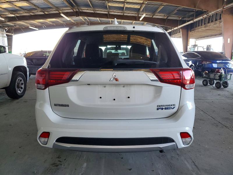 Продаж на аукціоні авто 2018 Mitsubishi Outlander, vin: JA4J24A52JZ070056, номер лоту: 74233655