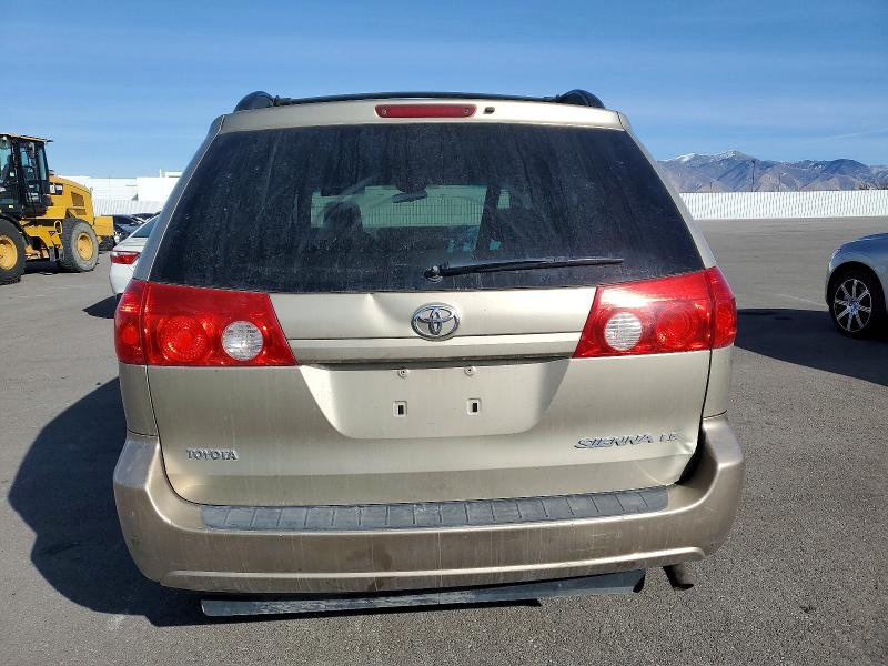 74264405 :رقم المزاد ، 5TDKK4CC8AS337076 vin ، 2010 Toyota Sienna مزاد بيع