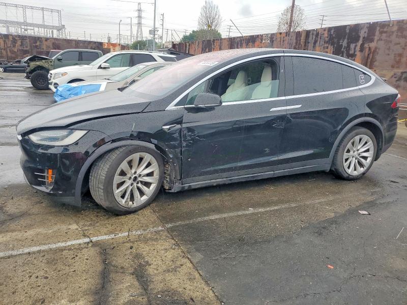 2017 Tesla Model X მანქანა იყიდება აუქციონზე, vin: 5YJXCBE24HF059643, აუქციონის ნომერი: 74456415