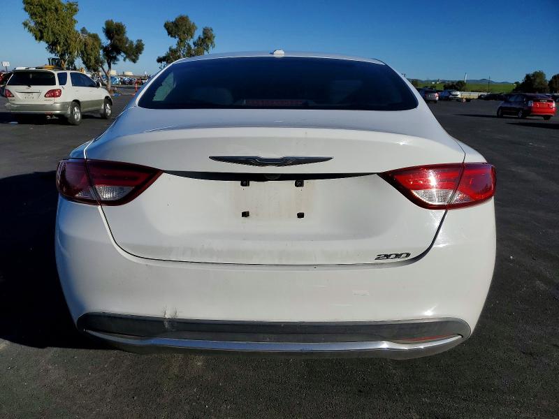 99025655 :رقم المزاد ، 1C3CCCAB6FN637125 vin ، 2015 Chrysler 200 مزاد بيع