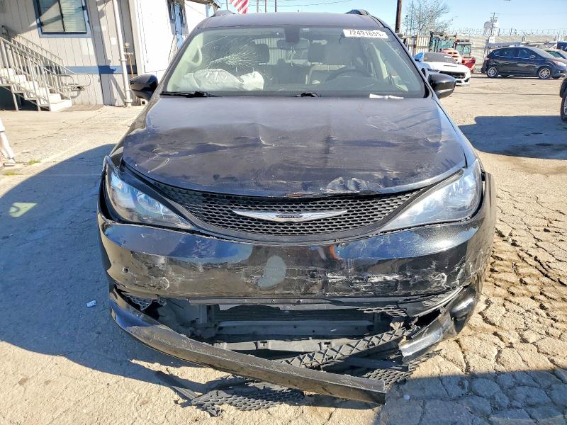 72491655 :رقم المزاد ، 2C4RC1DG7MR570391 vin ، 2021 Chrysler Voyager مزاد بيع