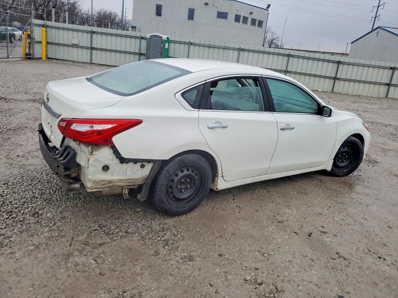2017 Nissan Altima მანქანა იყიდება აუქციონზე, vin: 1N4AL3AP3HC222525, აუქციონის ნომერი: 72768625