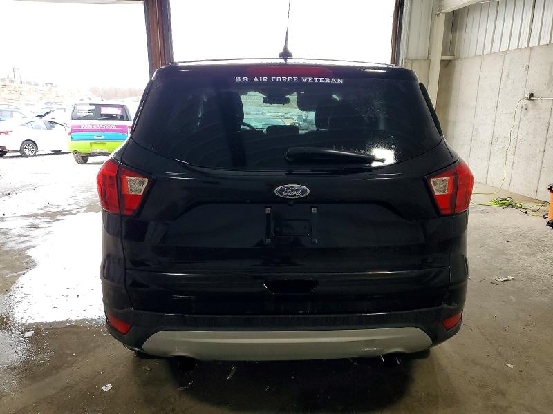 72894635 :رقم المزاد ، 1FMCU9GD2KUB38435 vin ، 2019 Ford Escape Se مزاد بيع