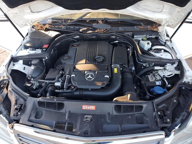 Продажа на аукционе авто 2013 Mercedes-benz C, vin: WDDGF4HB2DA780034, номер лота: 73105425