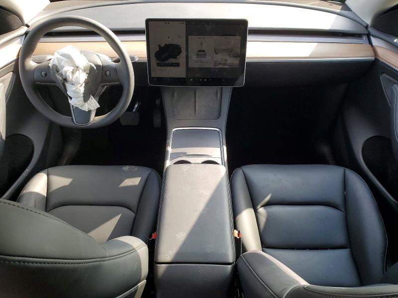 74670845 :رقم المزاد ، 7SAYGAEE1SF302445 vin ، 2025 Tesla Model Y مزاد بيع