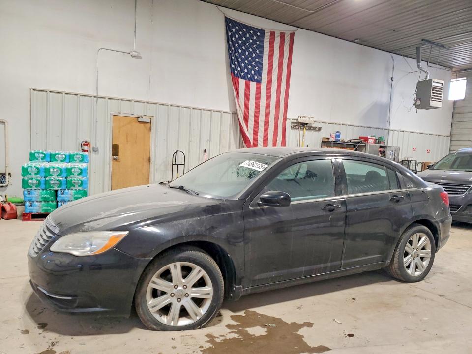 Auction sale of the 2011 Chrysler 200, vin: 1C3BC1FB5BN612199, lot number: 75682235