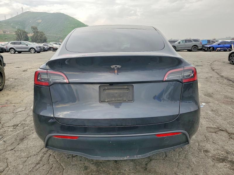 2024 Tesla Model Y მანქანა იყიდება აუქციონზე, vin: 7SAYGDED1RF027517, აუქციონის ნომერი: 73447695