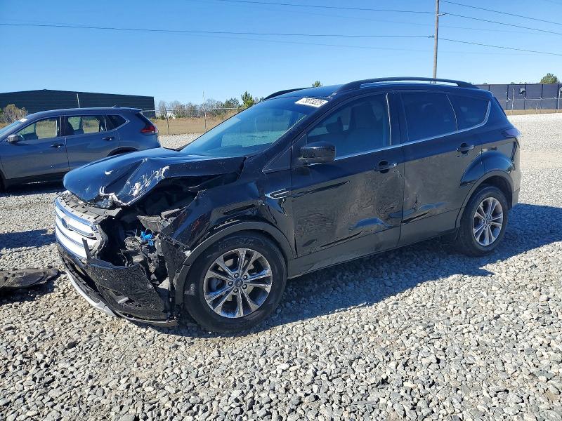 76197785 :رقم المزاد ، 1FMCU0GD4JUC57369 vin ، 2018 Ford Escape مزاد بيع