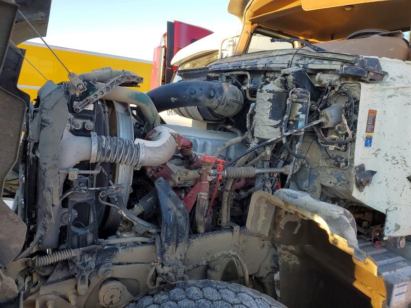 75275805 :رقم المزاد ، 1M2AX04C2HM032596 vin ، 2017 Mack 700 Gu700 مزاد بيع