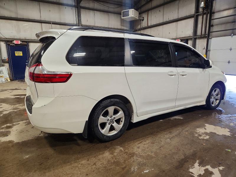 Продажа на аукционе авто 2018 Toyota Sienna, vin: 5TDKZ3DC4JS965592, номер лота: 74281225