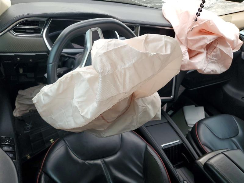 72196755 :رقم المزاد ، 5YJSA1CP7DFP08029 vin ، 2013 Tesla Model S مزاد بيع