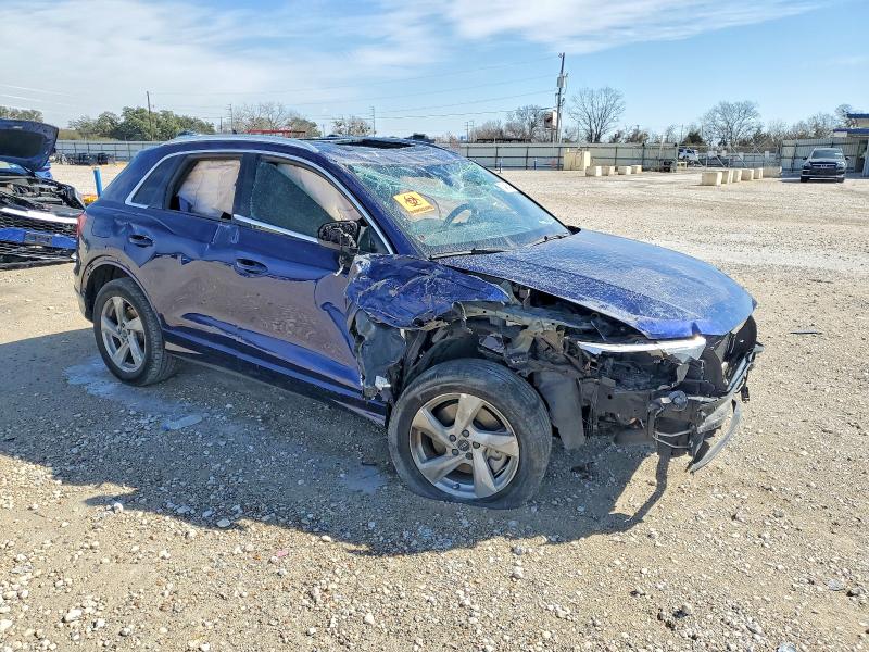 74458405 :رقم المزاد ، WA1AUCF39M1075012 vin ، 2021 Audi Q3 مزاد بيع