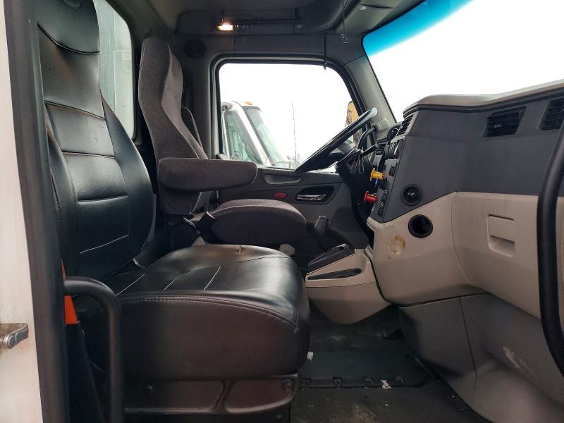 Продажа на аукционе авто 2018 Peterbilt Tractor 579, vin: 1XPBAP8X2JD446515, номер лота: 72813495