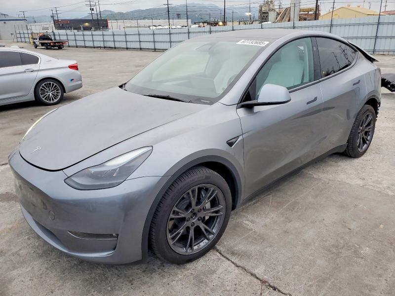 Auction sale of the 2025 Tesla Model Y, vin: 7SAYGDEE1SF287088, lot number: 97732695