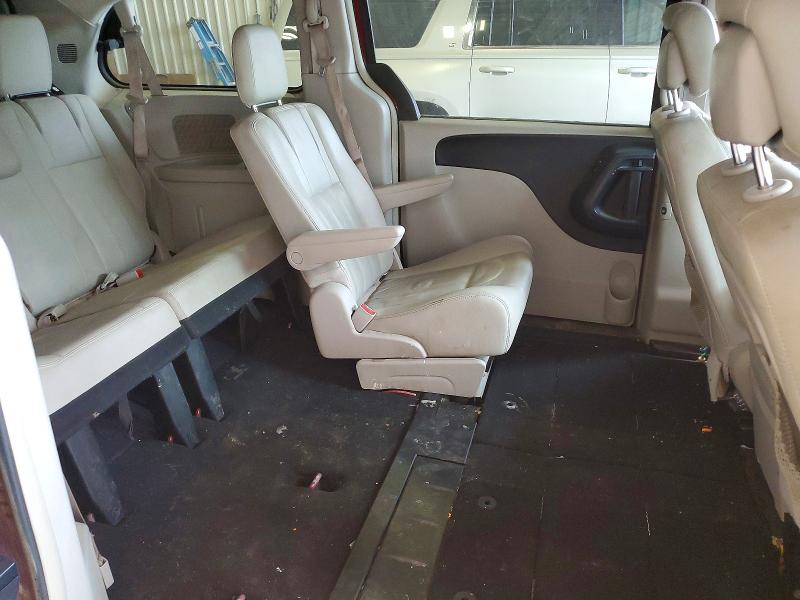 99789695 :رقم المزاد ، 2C4RC1BG4FR695418 vin ، 2015 Chrysler Town & Country مزاد بيع
