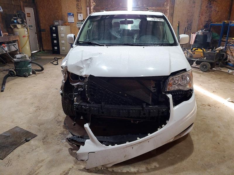 73178895 :رقم المزاد ، 2C4RC1BG4FR577272 vin ، 2015 Chrysler Town & Country مزاد بيع