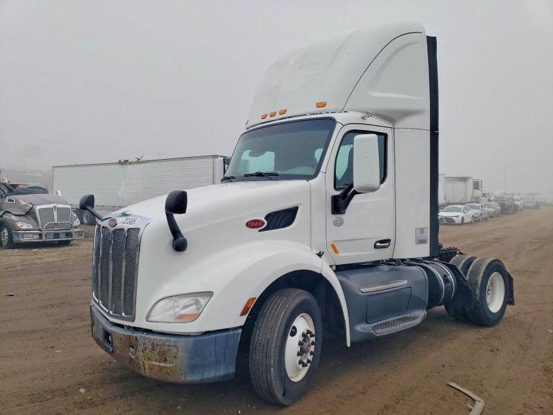 Продажа на аукционе авто 2018 Peterbilt Tractor 579, vin: 1XPBAP8X2JD446515, номер лота: 72813495