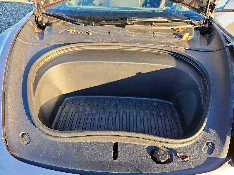 98912875 :رقم المزاد ، 5YJ3E1EAXSF877816 vin ، 2025 Tesla Model 3 مزاد بيع