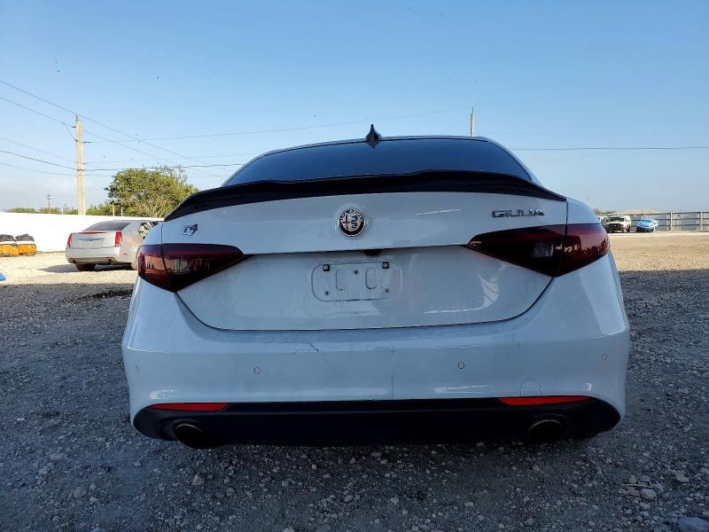 Продаж на аукціоні авто 2018 Alfa Romeo Giulia Q4, vin: ZARFAEDN1J7573529, номер лоту: 76475085