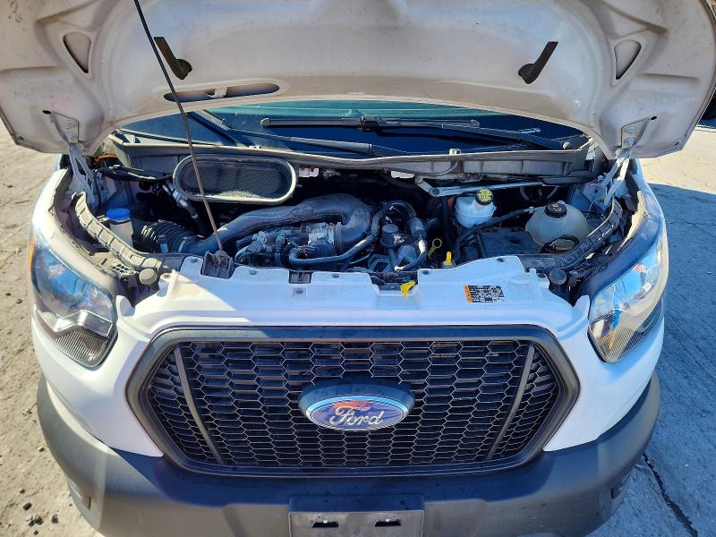 72390015 :رقم المزاد ، 1FTBR1Y84MKA07784 vin ، 2021 Ford Transit مزاد بيع