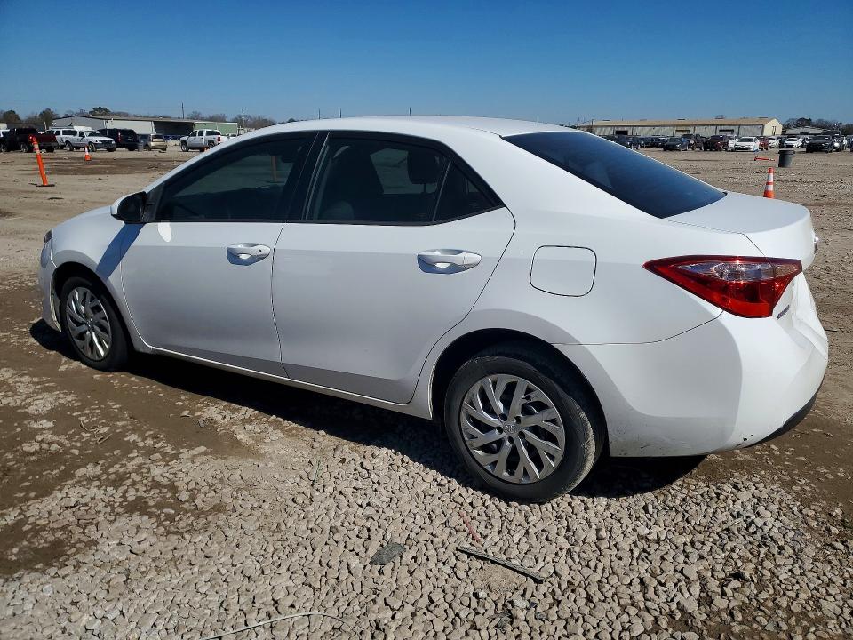 75687325 :رقم المزاد ، 5YFBURHE0JP770210 vin ، 2018 Toyota Corolla مزاد بيع