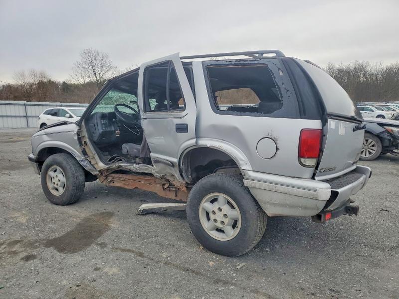76808045 :رقم المزاد ، 1GNDT13W5V2225662 vin ، 1997 Chevrolet Blazer مزاد بيع