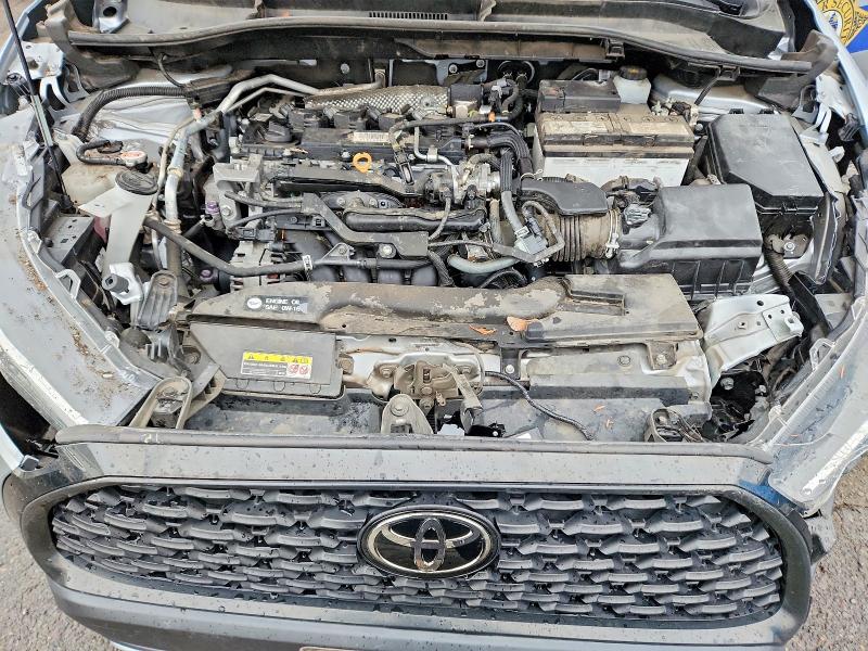 96903765 :رقم المزاد ، 7MUAAABG8NV020671 vin ، 2022 Toyota Corolla Cross مزاد بيع