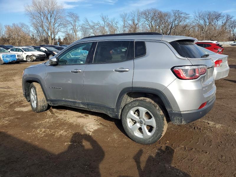 72242275 :رقم المزاد ، 3C4NJDBBXJT325218 vin ، 2018 Jeep Compass مزاد بيع
