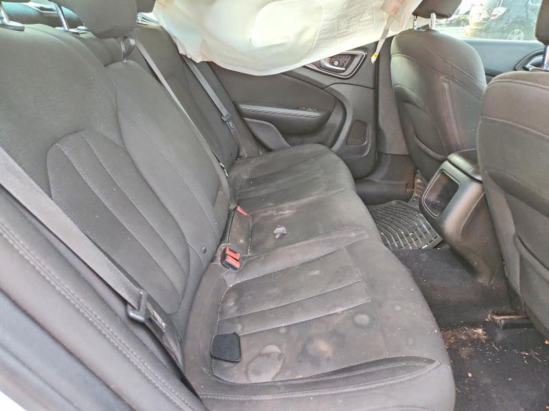 72238695 :رقم المزاد ، 1C3CCCAB8GN165771 vin ، 2016 Chrysler 200 مزاد بيع