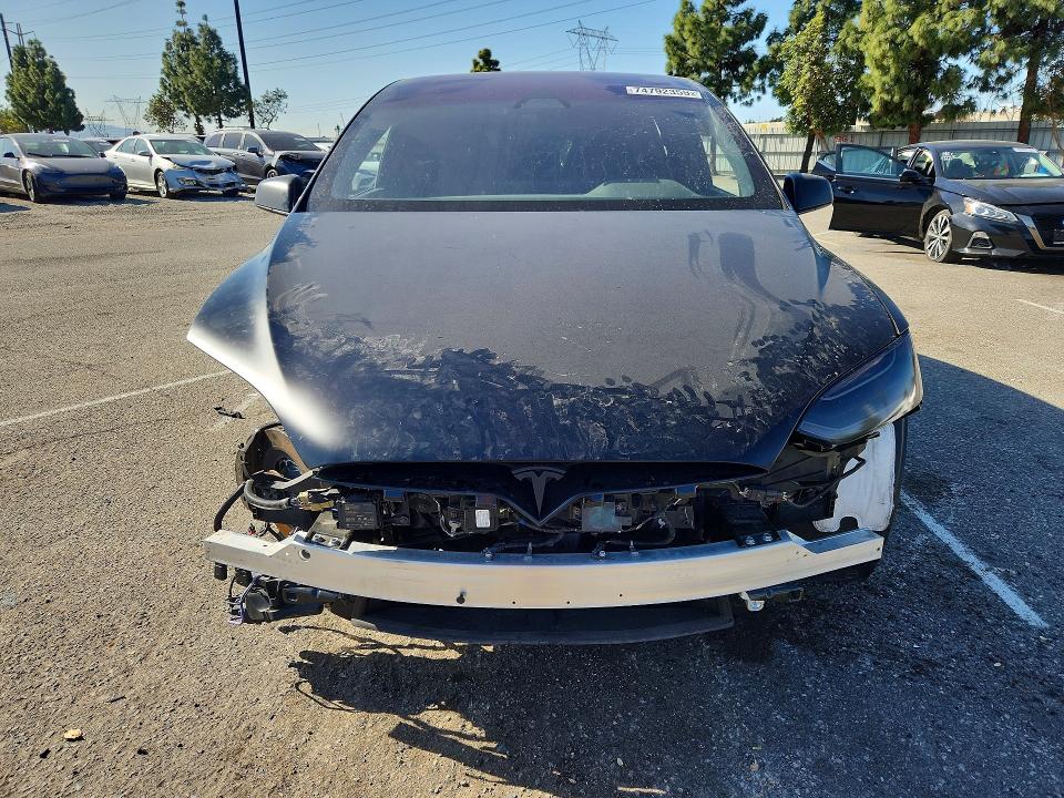74792355 :رقم المزاد ، 7SAXCBE58NF328381 vin ، 2022 Tesla Model X مزاد بيع