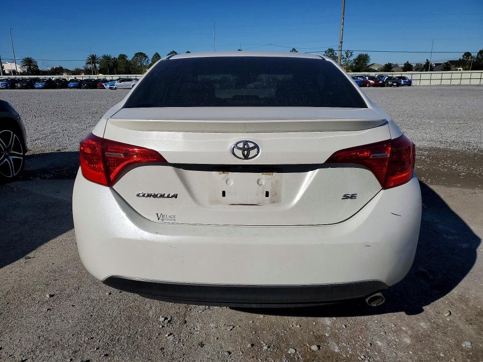 74668845 :رقم المزاد ، 5YFBURHE1JP786111 vin ، 2018 Toyota Corolla مزاد بيع