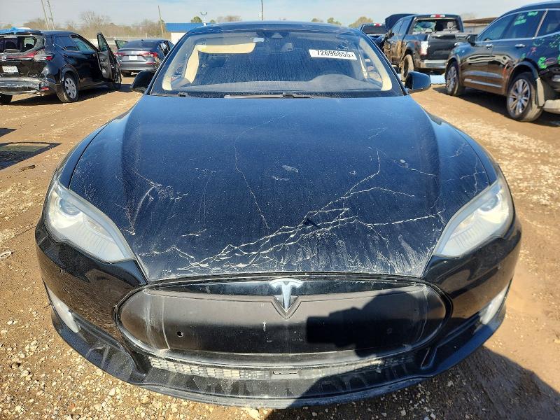 72696855 :رقم المزاد ، 5YJSA1S13FF100329 vin ، 2015 Tesla Model S 90 مزاد بيع
