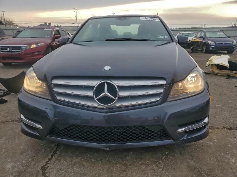 98000655 :رقم المزاد ، WDDGF8AB3DR279561 vin ، 2013 Mercedes-benz C 300 4mat مزاد بيع