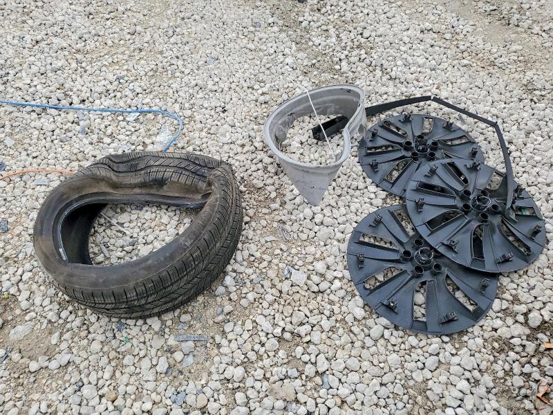 Продажа на аукционе авто 2024 Tesla Model Y, vin: 7SAYGDEE0RA227570, номер лота: 72997715