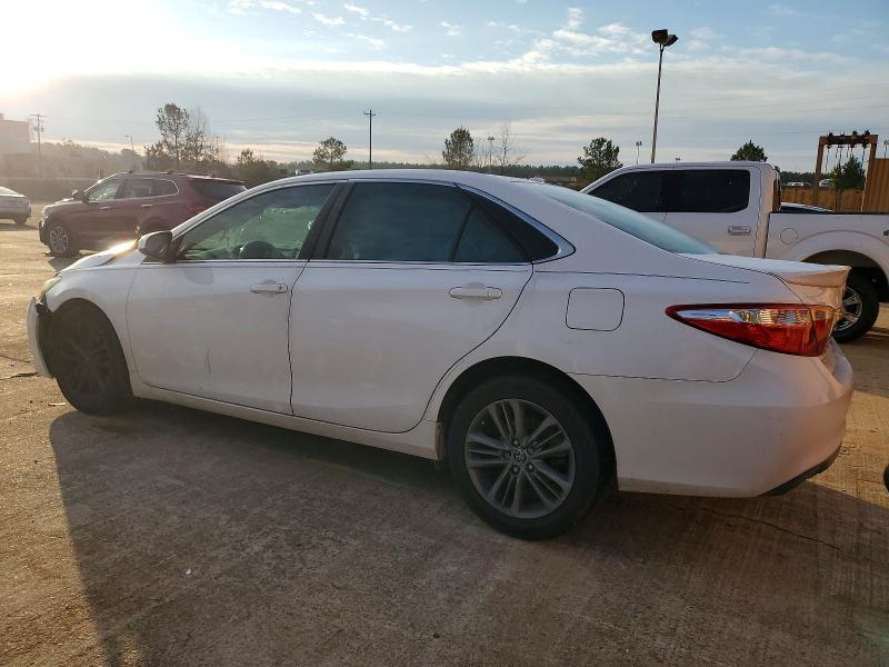 74092055 :رقم المزاد ، 4T1BF1FK6FU051862 vin ، 2015 Toyota Camry مزاد بيع