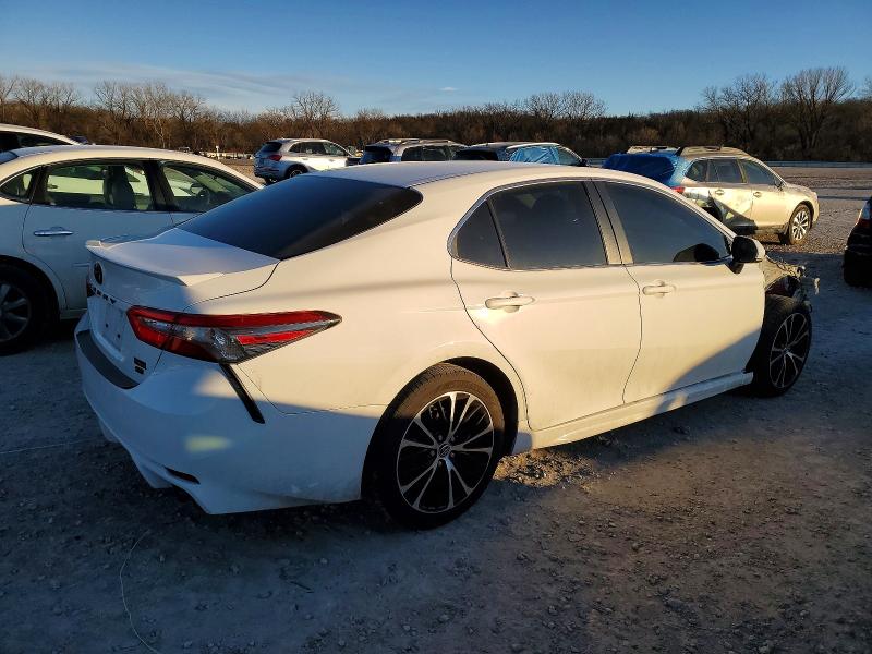 72888975 :رقم المزاد ، JTNB11HKXJ3025047 vin ، 2018 Toyota Camry مزاد بيع