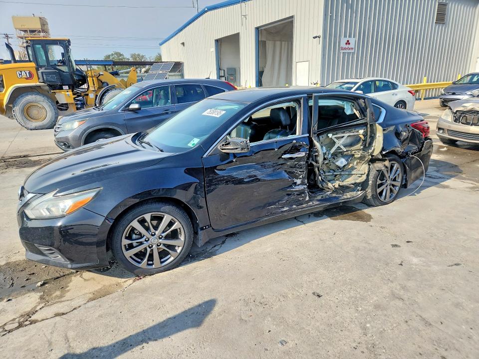 75388195 :رقم المزاد ، 1N4AL3AP7JC246171 vin ، 2018 Nissan Altima مزاد بيع