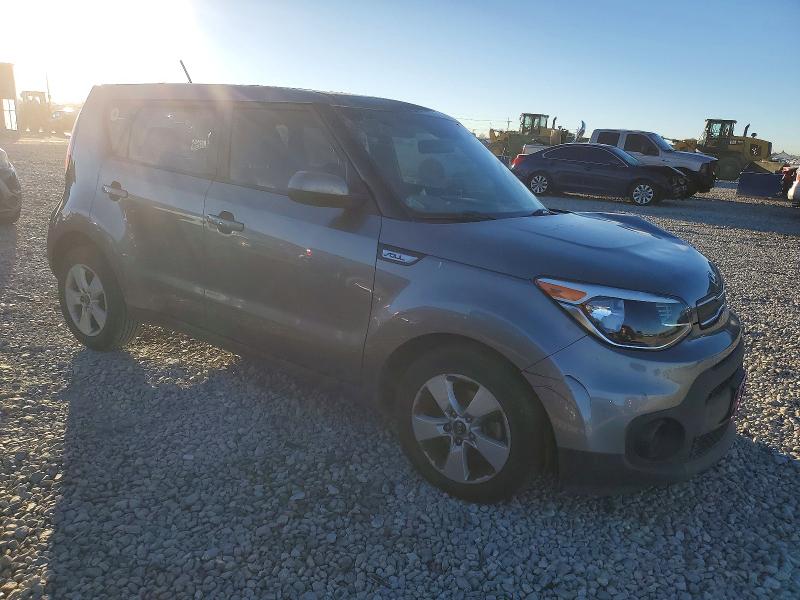 73467605 :رقم المزاد ، KNDJN2A20J7581543 vin ، 2018 Kia Soul مزاد بيع