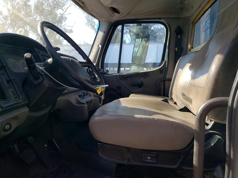 74402165 :رقم المزاد ، 1FVACWDT4GHGY4864 vin ، 2016 Freightliner M2 106 Med مزاد بيع