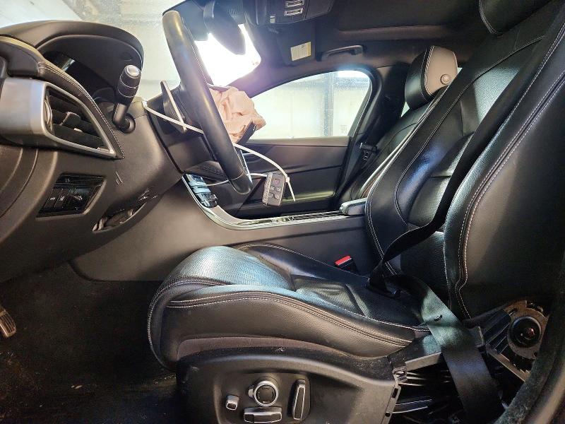 72651675 :رقم المزاد ، SAJAM4FV7JCP17161 vin ، 2018 Jaguar Xe مزاد بيع