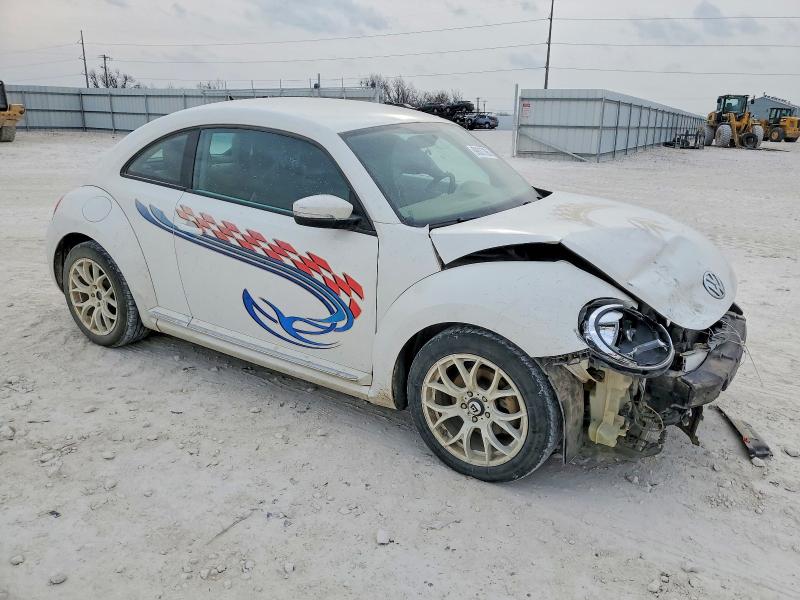 2013 Volkswagen Beetle მანქანა იყიდება აუქციონზე, vin: 3VWJP7AT1DM624424, აუქციონის ნომერი: 99837395