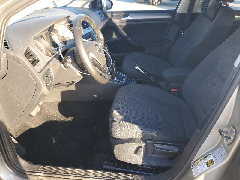 98893555 :رقم المزاد ، 3VW217AU0HM037040 vin ، 2017 Volkswagen Golf مزاد بيع
