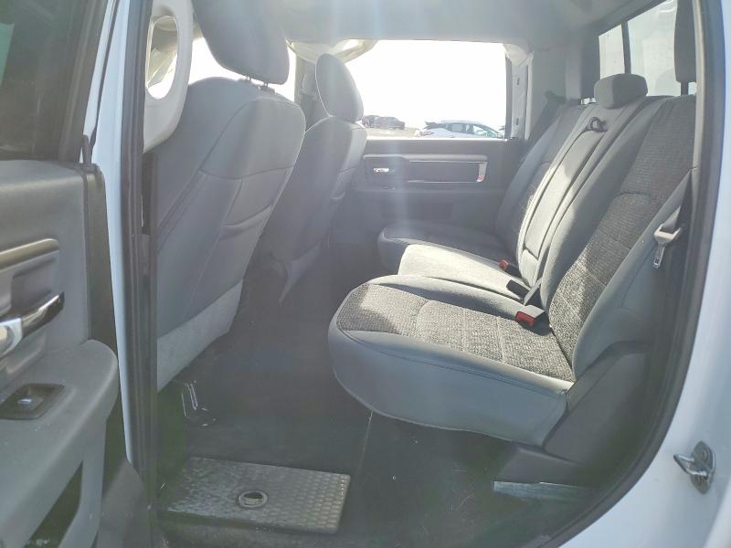 99246405 :رقم المزاد ، 1C6RR7TM3JS282720 vin ، 2018 Ram 1500 مزاد بيع
