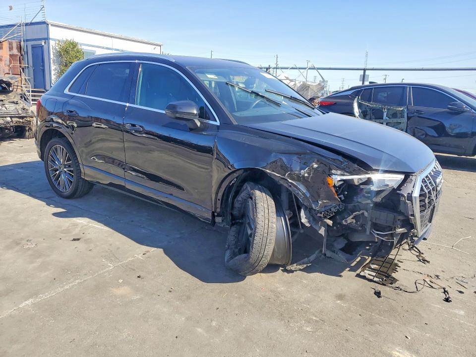 75483905 :رقم المزاد ، WA1AUCF32N1035811 vin ، 2022 Audi Q3 مزاد بيع