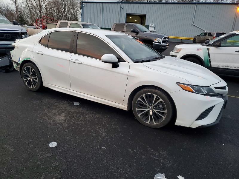 2018 Toyota Camry მანქანა იყიდება აუქციონზე, vin: 4T1B11HK5JU641586, აუქციონის ნომერი: 98701785