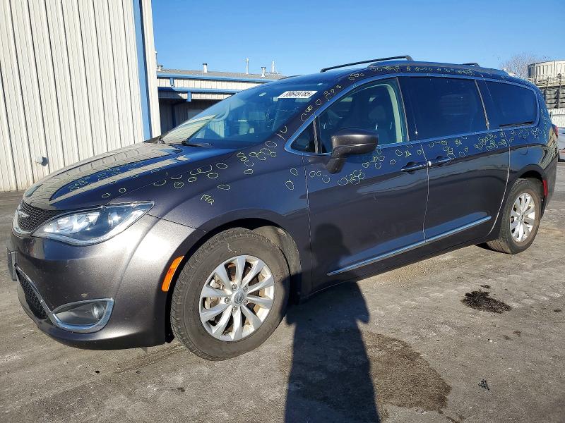 99649785 :رقم المزاد ، 2C4RC1BGXJR217836 vin ، 2018 Chrysler Pacifica مزاد بيع