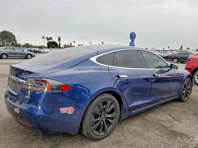 98663915 :رقم المزاد ، 5YJSA1E20JF245874 vin ، 2018 Tesla Model S مزاد بيع